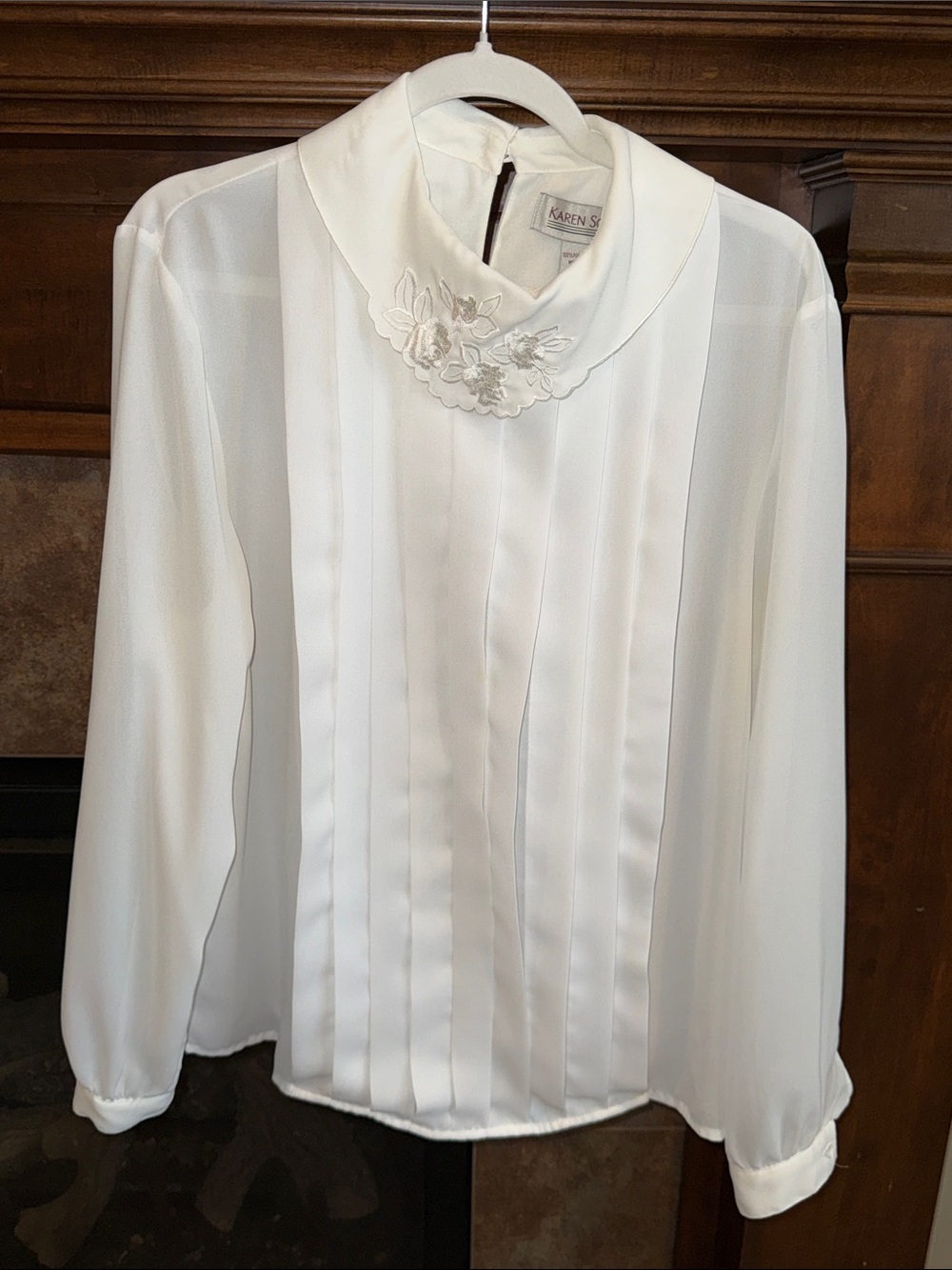 Vintage 80s Ivory Blouse Embroidered Floral Collar Feminine Romantic Classic 14